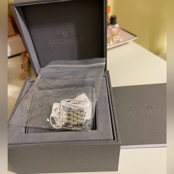 Michele Diamond Deco 16 Watch - Picture 6 of 8